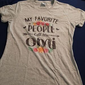 NWT Med MY FAVORITE PEOPLE CALL ME OMI T-Shirt